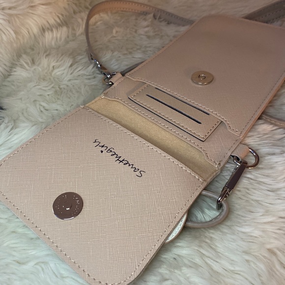 Save The Girl Touch Screen CellPhone handbag - Picture 4 of 8